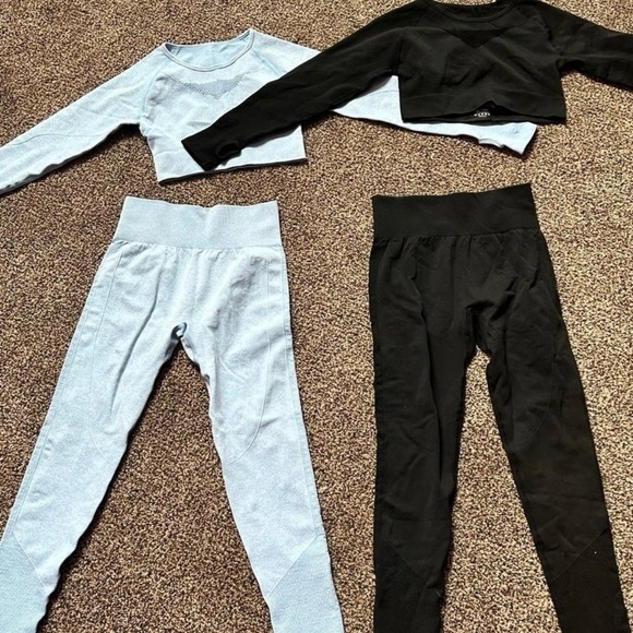BUNDLE 2 Brand New Workout Sets - Picture 1 of 8